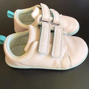 Ten Little
Everyday Original size 11 in blush pink